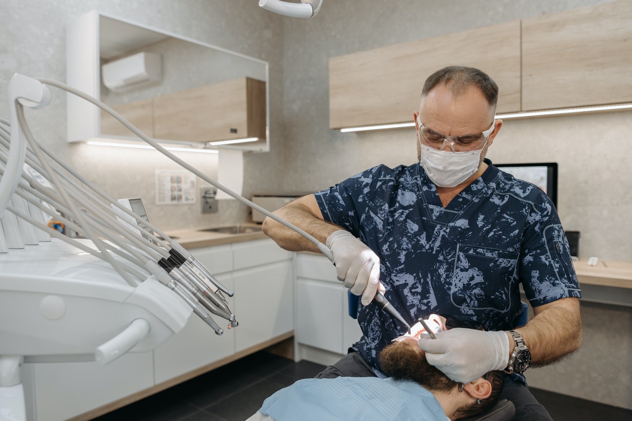 Jak pokonać strach przed wizytą u stomatologa?